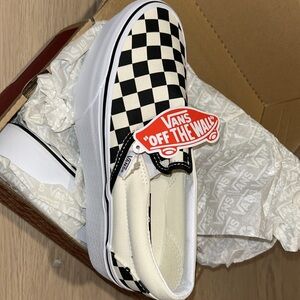 Checkerboard classic slip -on pattern platform vans